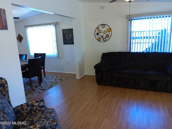 5th image of 205 E Webb Dr