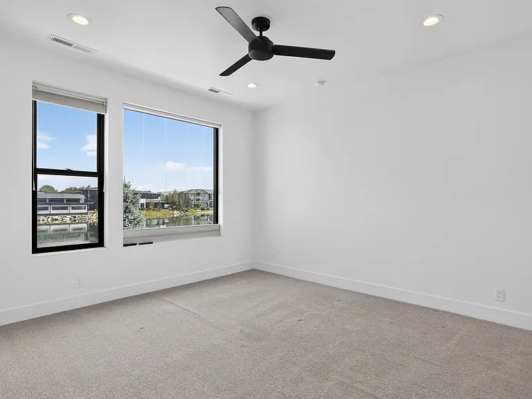 2100 E Island Cove Ln — Photo 14