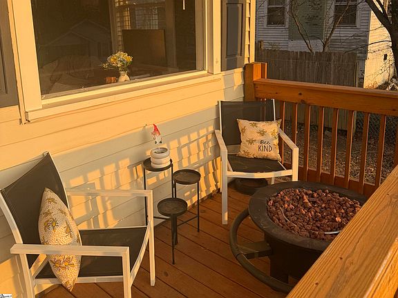 5th image of 216 Webster St