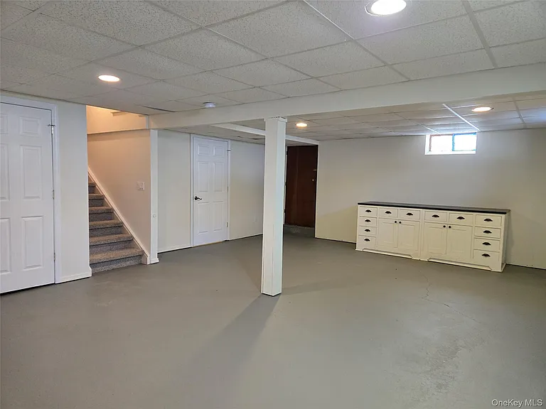 2758 N Cedar Ave — Photo 23