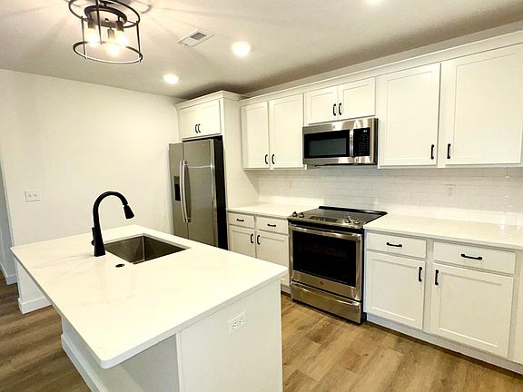 4th image of 2365 E Bearfield Rd #B