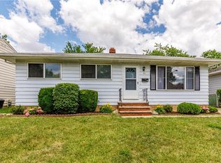 14921 Rochelle Dr, Maple Heights, OH 44137