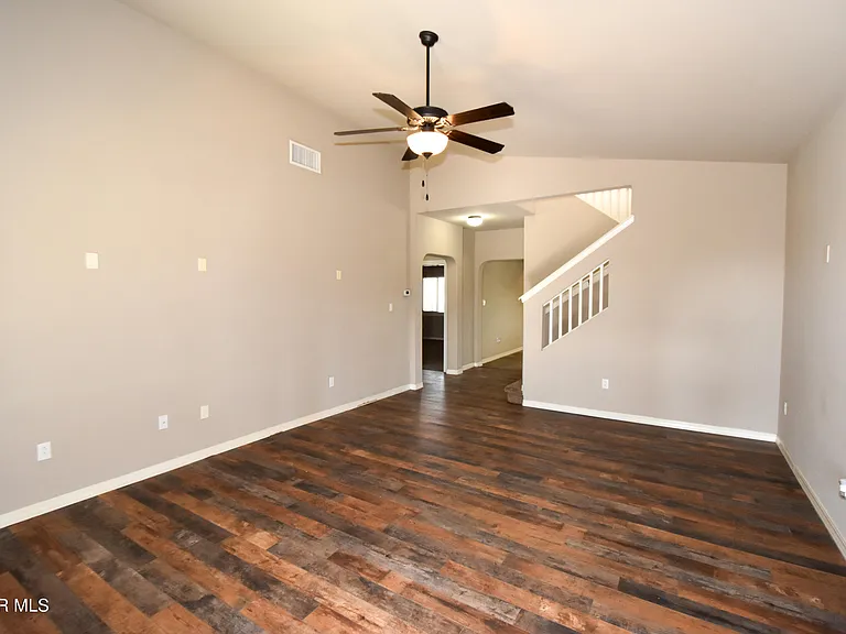 300 Saltford Pl — Photo 8