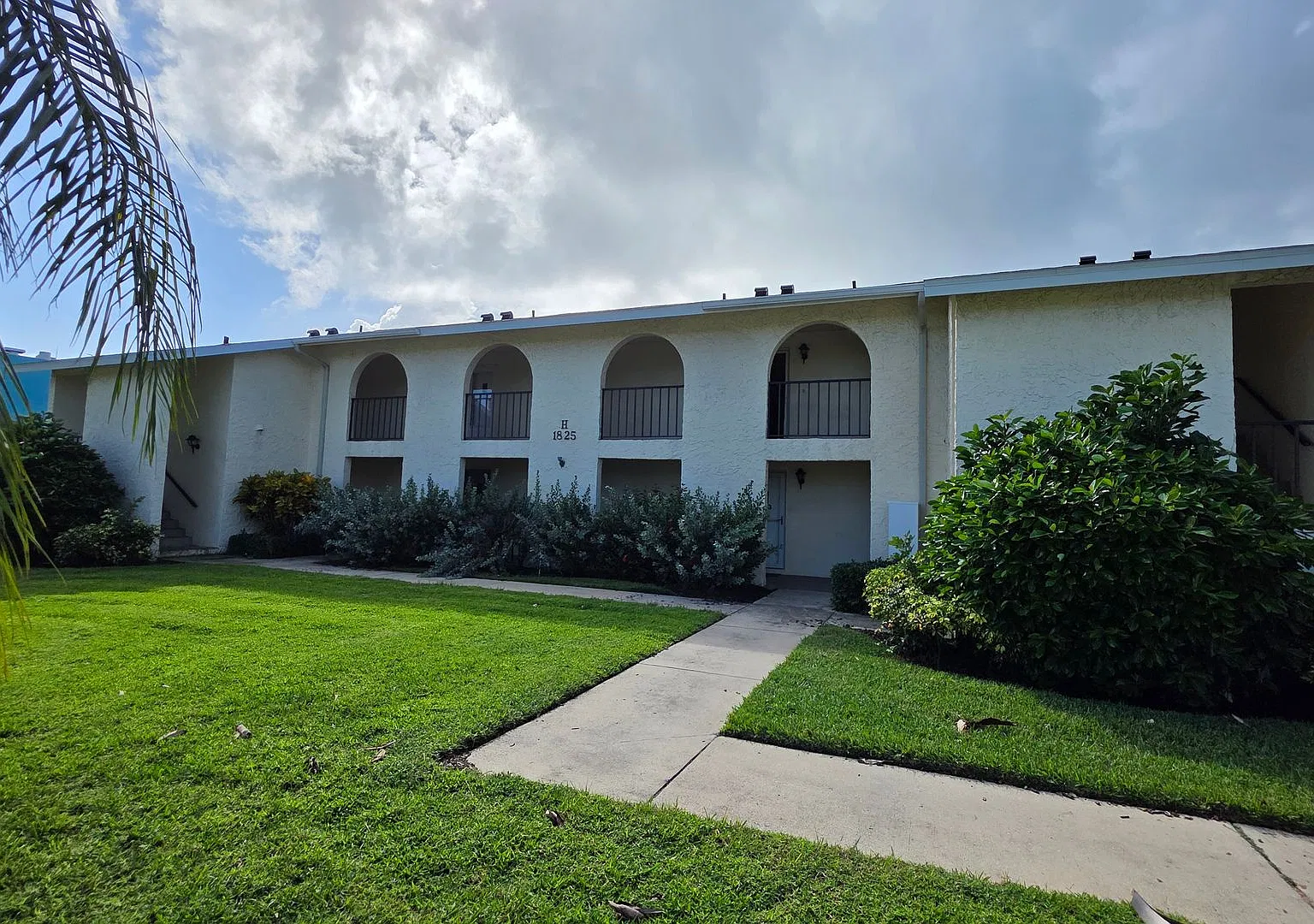Coming Soon! Waterfront 1 Bed 1 Bath Condo! — Photo 1