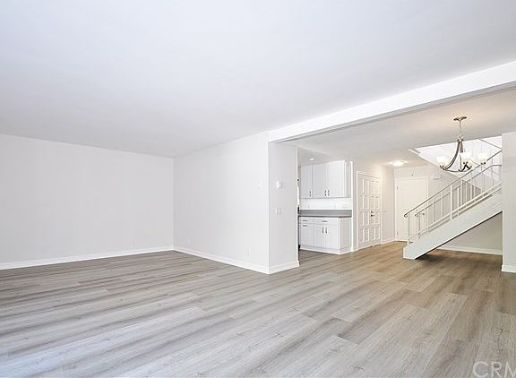 5th image of 40 Seaview Dr N