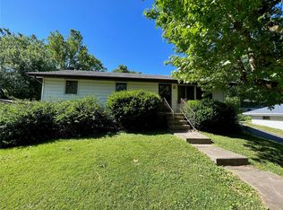 608 Fern Dr, Belleville, IL