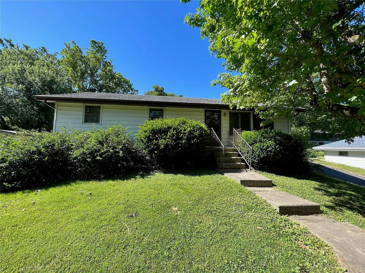608 Fern Dr photo 1