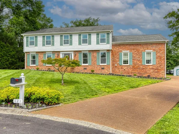 121 E Ervin Dr, Hendersonville, TN 37075