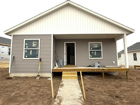 921 Sepia St, Traverse City, MI 49696