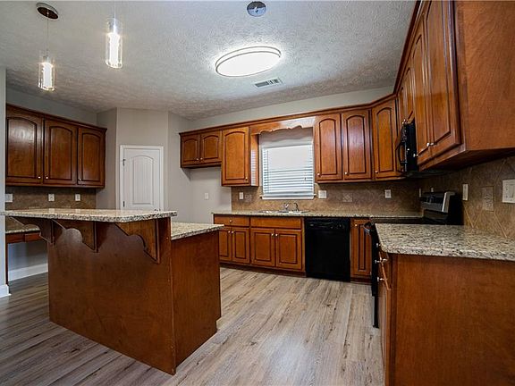 4th image of 35 Lee Road 2171