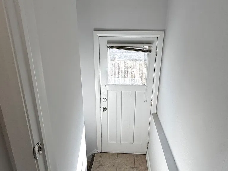 261 Essex Ave — Photo 13