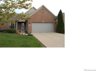 517 Brooks Hollow Ct, Dundee, MI
