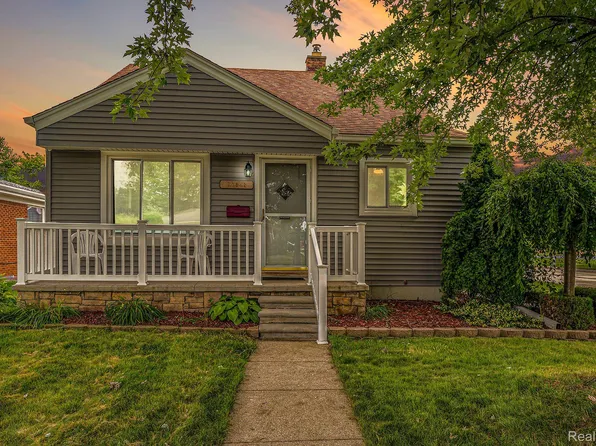 17843 Smith St, Riverview, MI 48193