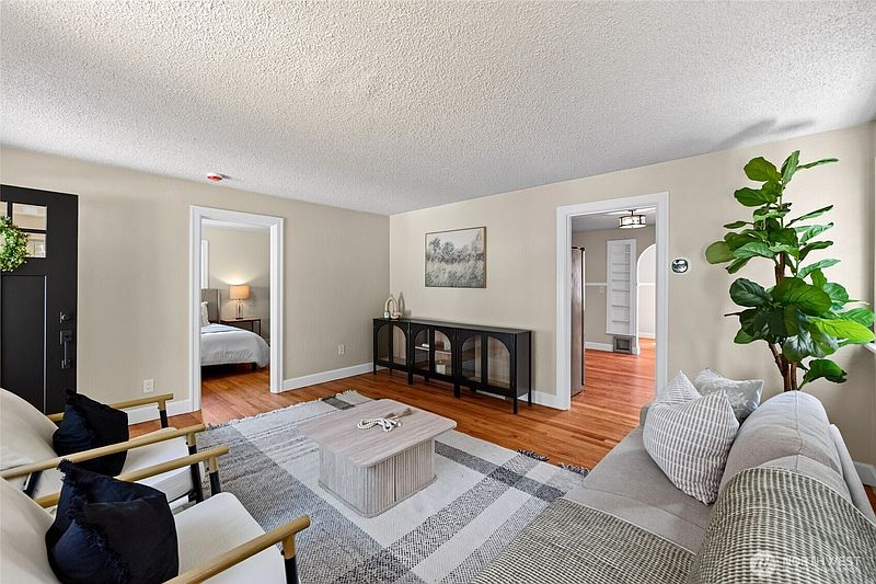 3rd image of 2910 N 9th Street