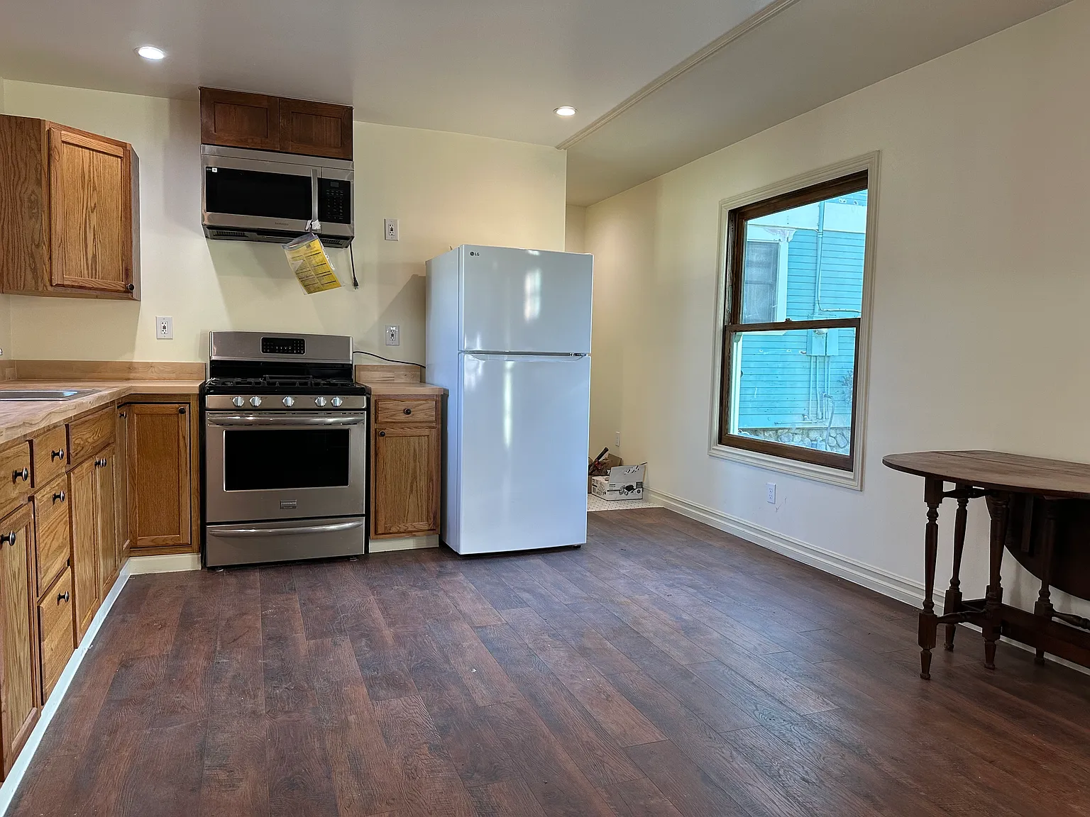 2 bed, 715 sqft, $2,350 — Photo 3