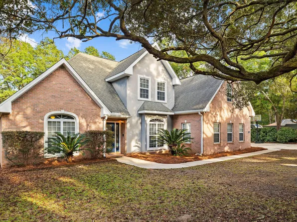 771 Waterview Cove Dr, Freeport, FL 32439