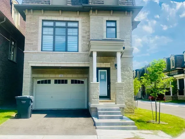 2130 Royal Gala Cir, Mississauga, ON L4Y 0H2