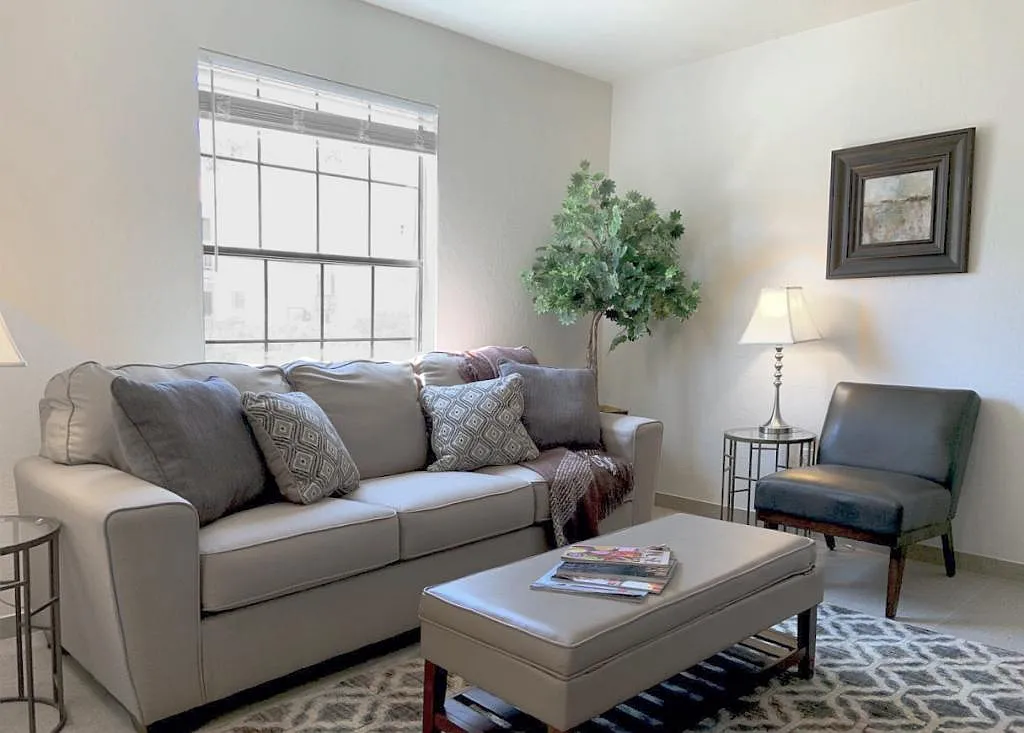 1071 Meadowlark Ct. — Photo 2