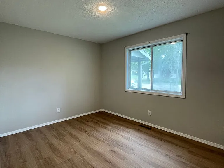 125 N Fairwood Ave — Photo 16