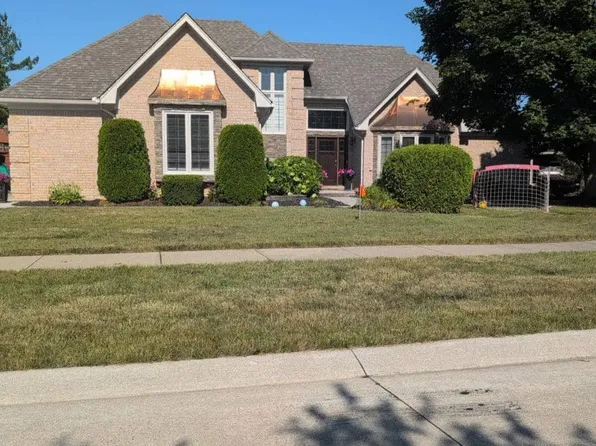 43579 Holmes Dr, Sterling Heights, MI 48314