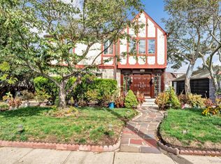 34 W 2nd St, Freeport, NY 11520