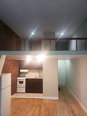 2nd image of 11 W 82nd St APT 9