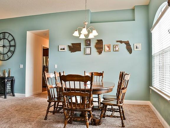 3rd image of 607 Elkhorn Fern Ln