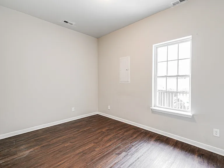 2413 Lamb Ave #1 — Photo 9