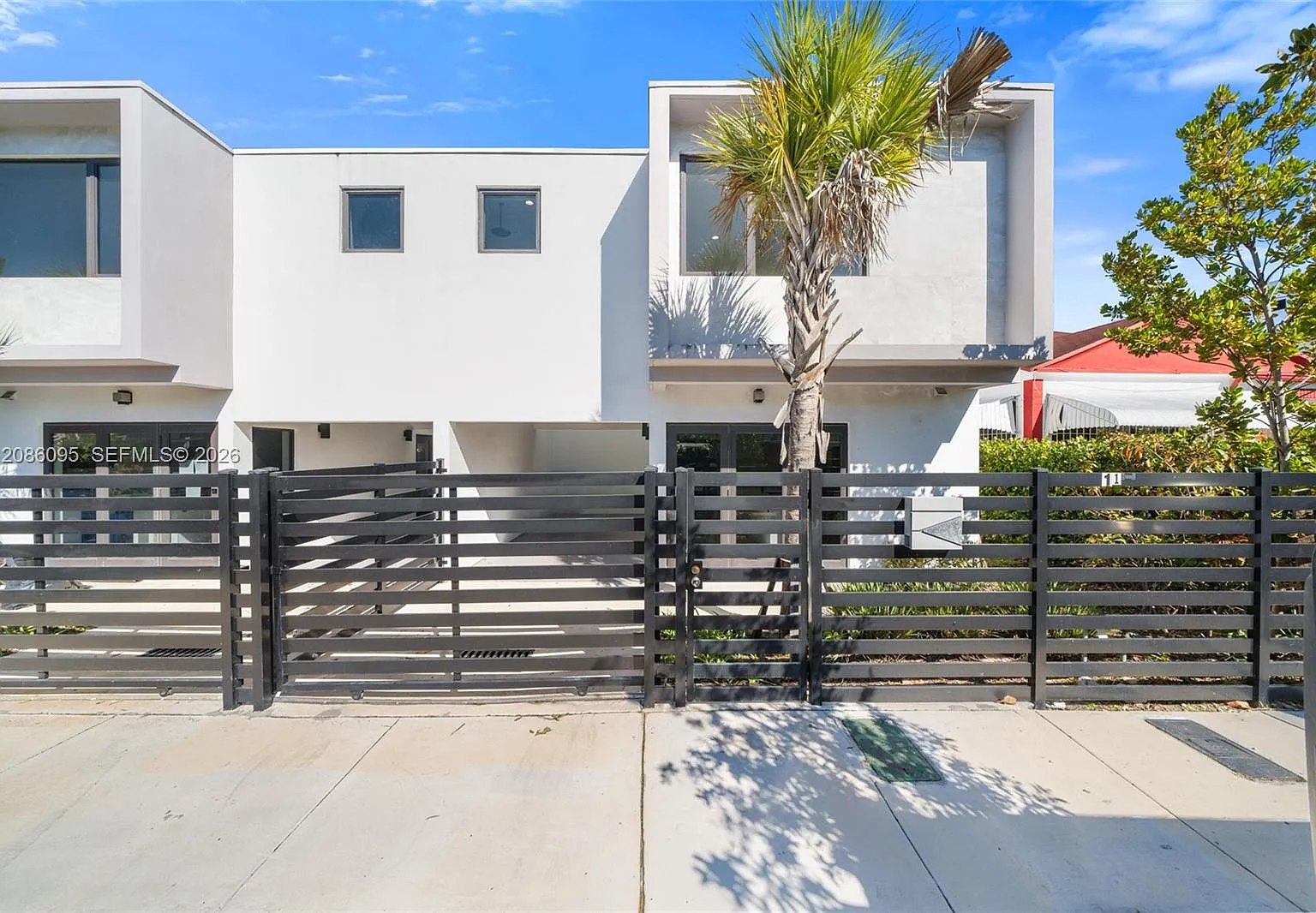 3 bed, 2.5 bath, 1548 sqft, $5,000 — Photo 1