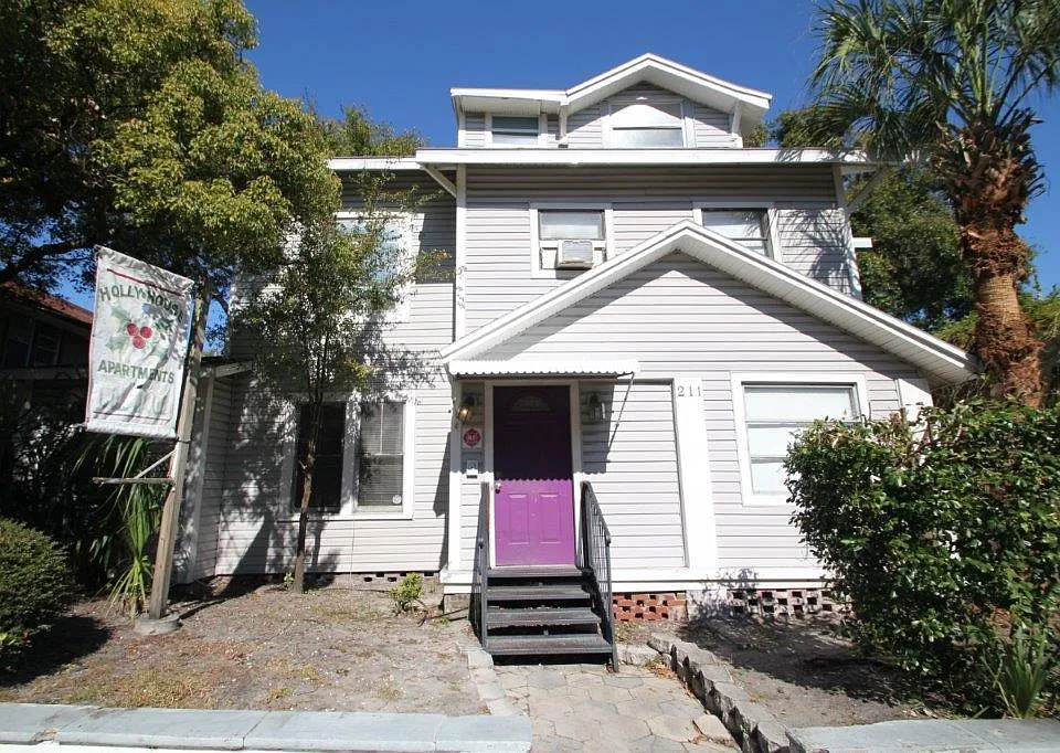 211 7th Ave N #3