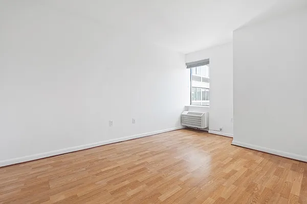 Rented by Greystar | media 5