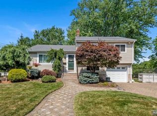 30 Rose Ct, Closter, NJ 07624