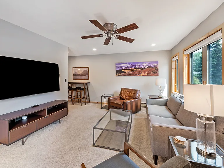 83 Larkspur Ln #B — Photo 6