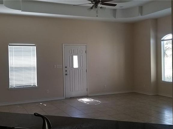 5th image of 1610 Irongate Dr APT B