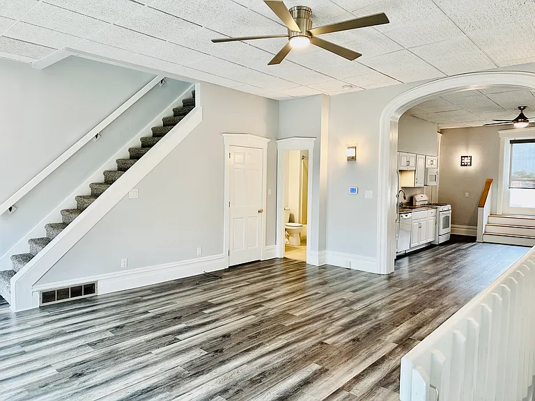 706 E Main St #1A — Photo 1