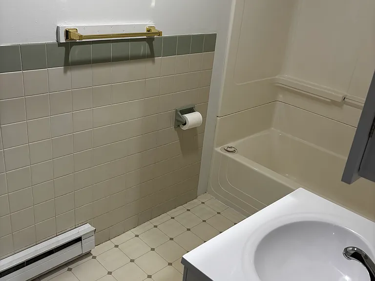 4 Prescelly Dr #4B — Photo 14