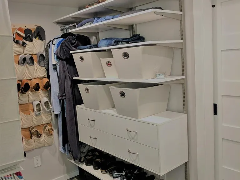 Master Bath: Closet