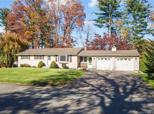 11 Putnam Dr, Enfield, CT 06082