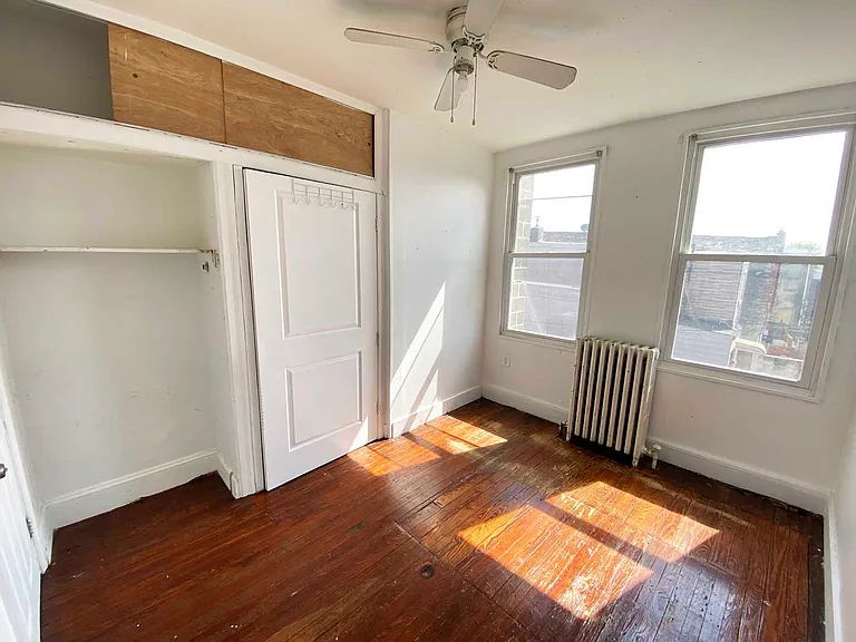 534 E Indiana Ave — Photo 24