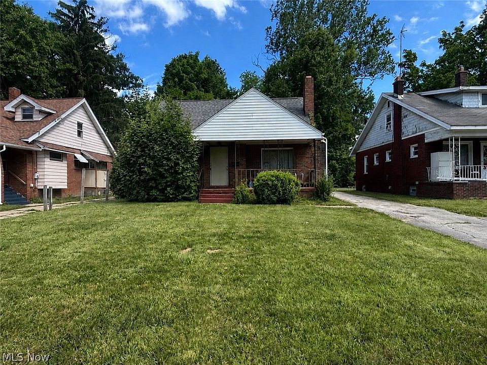 1st image of 42 W Avondale Ave