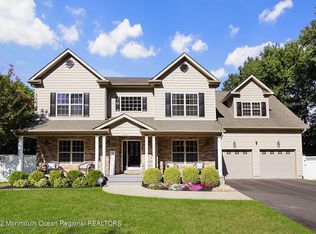 823 Tennent Rd, Manalapan, NJ 07726