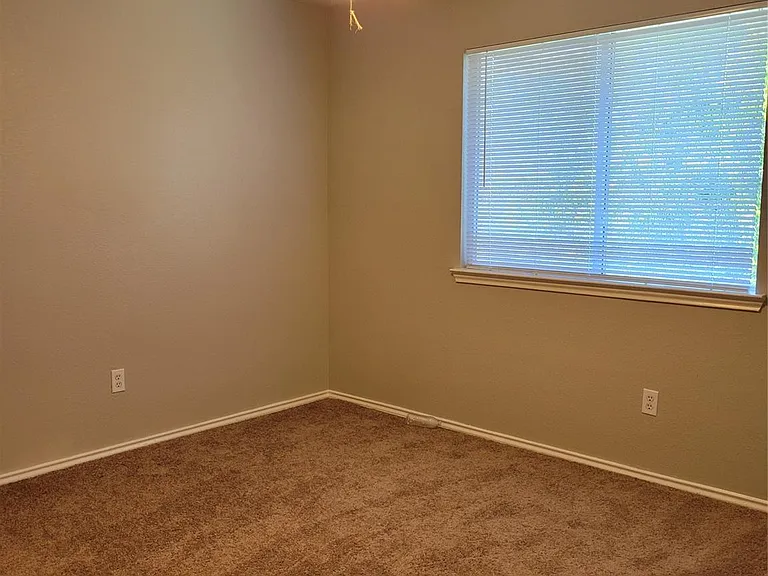6055 Green Heather Ln — Photo 18