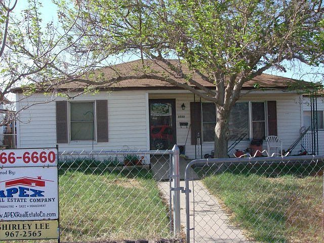 1st image of 2722 Redwood Dr