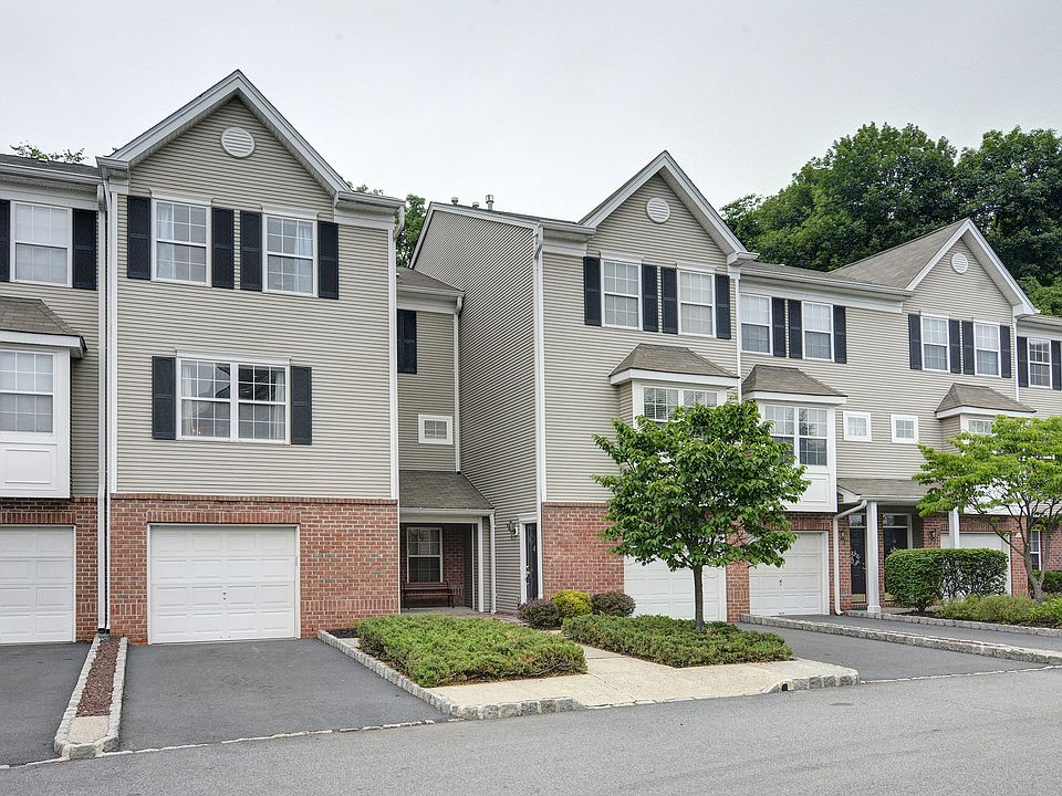 1st image of 22 Greenbrook Dr