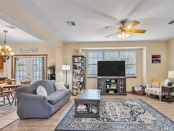 4th image of 4404 NW Wolf Creek Blvd