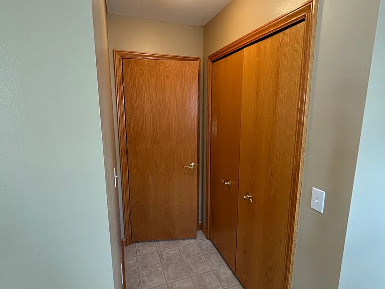 E Greenwood Dr — Photo 9