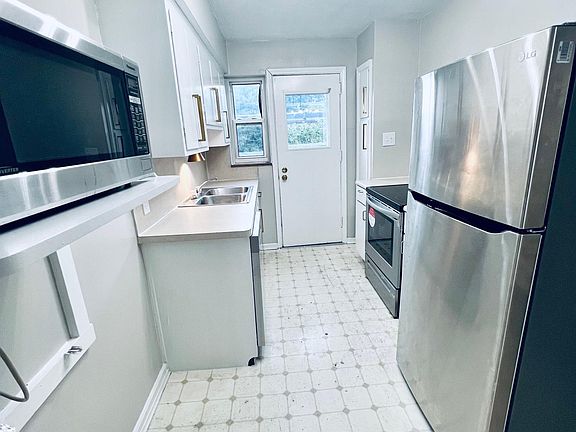 2nd image of 1609 Westwood Ave APT A