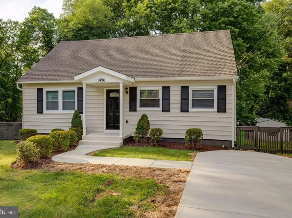 1496 Meridian Ct, Woodbridge, VA 22191