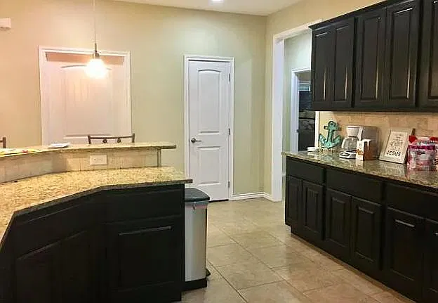 5 bed, 5.5 bath, 2776 sqft, $4,500 — Photo 3