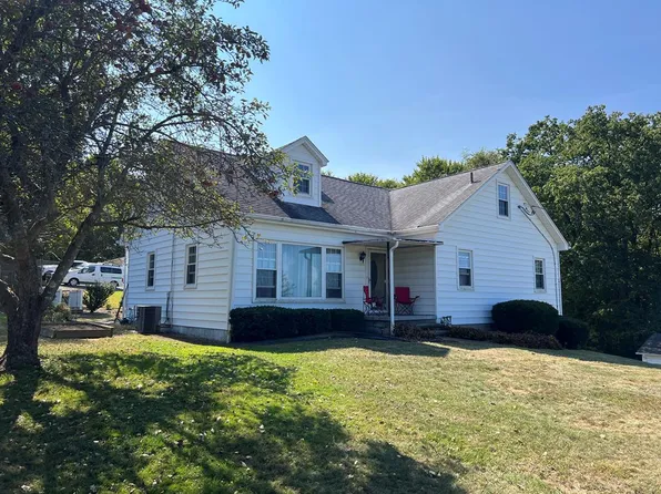 814 Pioneer Rd, Franklin, PA 16323